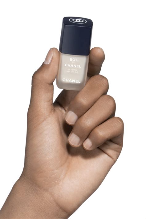 boy de chanel le vernis